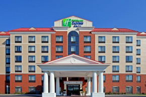  Holiday Inn Express & Suites Albany Airport Area - Latham, an IHG Hotel  Латам